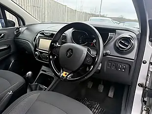 Used 2015 Renault Captur Dynamique Medianav Mercury - Interior and Exterior details 18