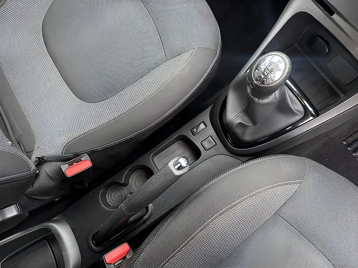 Used 2015 Renault Captur Dynamique Medianav Mercury - Interior and Exterior details 19