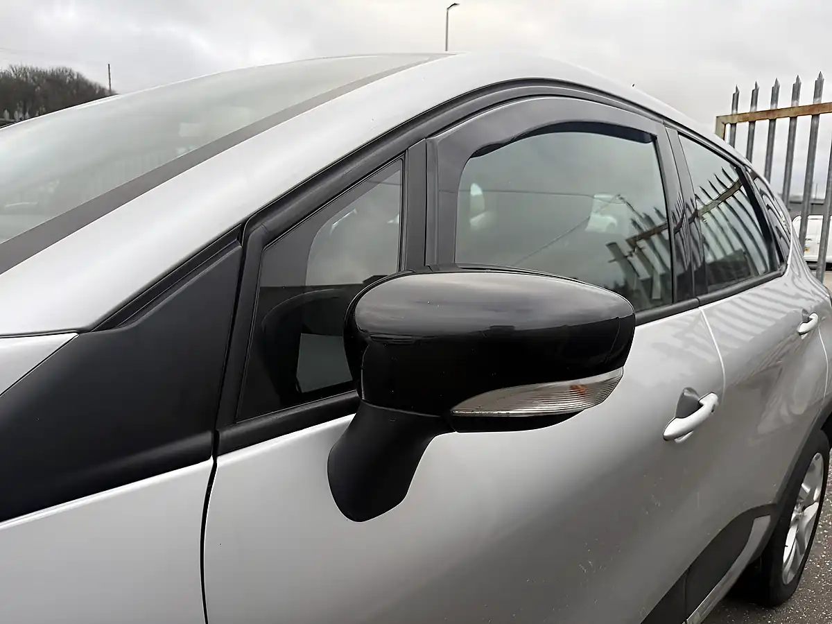 Used 2015 Renault Captur Dynamique Medianav Mercury - Interior and Exterior details 3