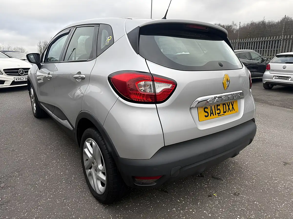 Used 2015 Renault Captur Dynamique Medianav Mercury - Interior and Exterior details 9