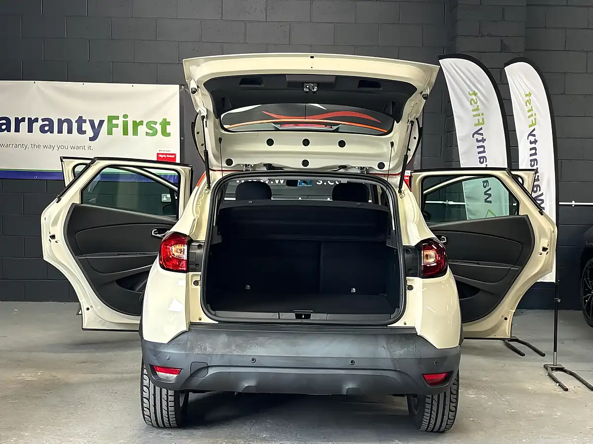 Used 2015 Renault Captur Dynamique Medianav White - Interior and Exterior details 10
