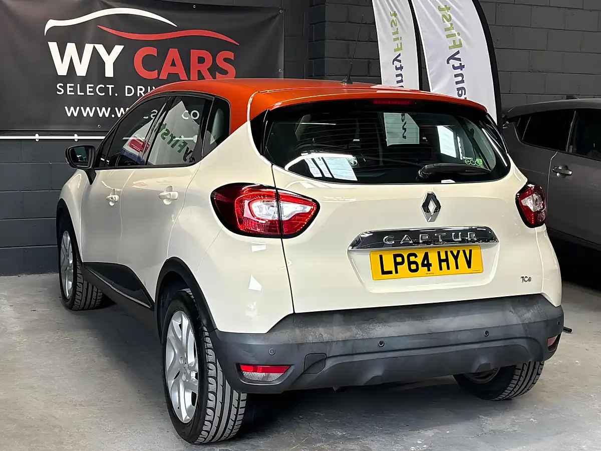 Used 2015 Renault Captur Dynamique Medianav White - Interior and Exterior details 7