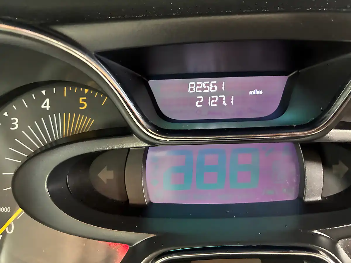 Used 2015 Renault Captur Dynamique Nav Black - Interior and Exterior details 14