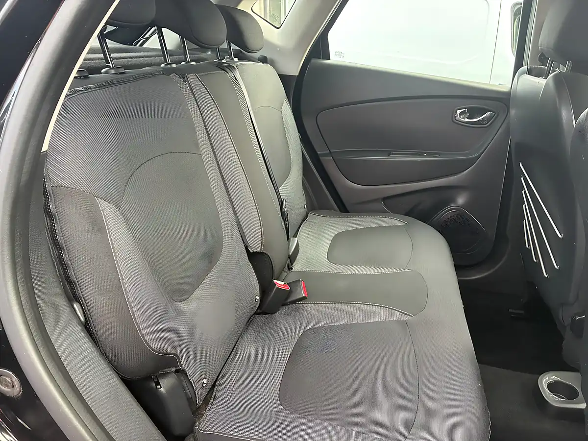 Used 2015 Renault Captur Dynamique Nav Black - Interior and Exterior details 19