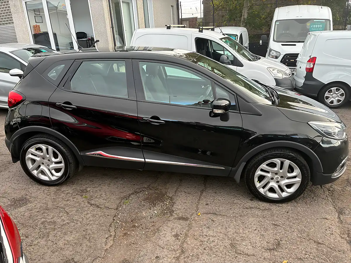 Used 2015 Renault Captur Dynamique Nav Black - Interior and Exterior details 2