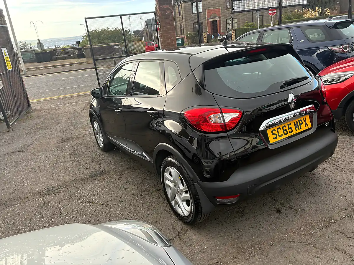 Used 2015 Renault Captur Dynamique Nav Black - Interior and Exterior details 5