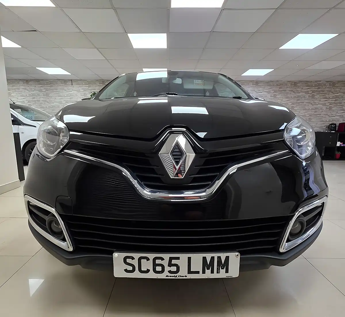 Used 2015 Renault Captur Dynamique Nav Black - Interior and Exterior details 16