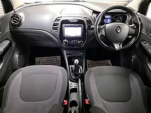Used 2015 Renault Captur Dynamique Nav Black - Interior and Exterior details 5