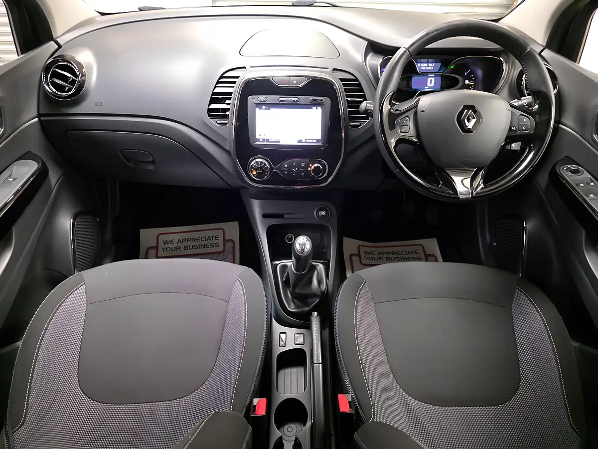 Used 2015 Renault Captur Dynamique Nav Black - Interior and Exterior details 5