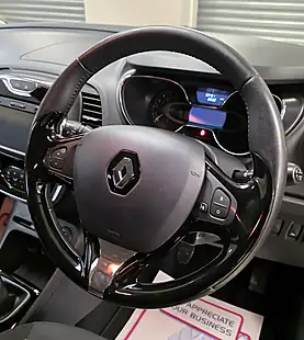 Used 2015 Renault Captur Dynamique Nav Black - Interior and Exterior details 6