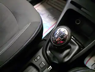 Used 2015 Renault Captur Dynamique Nav Black - Interior and Exterior details 9