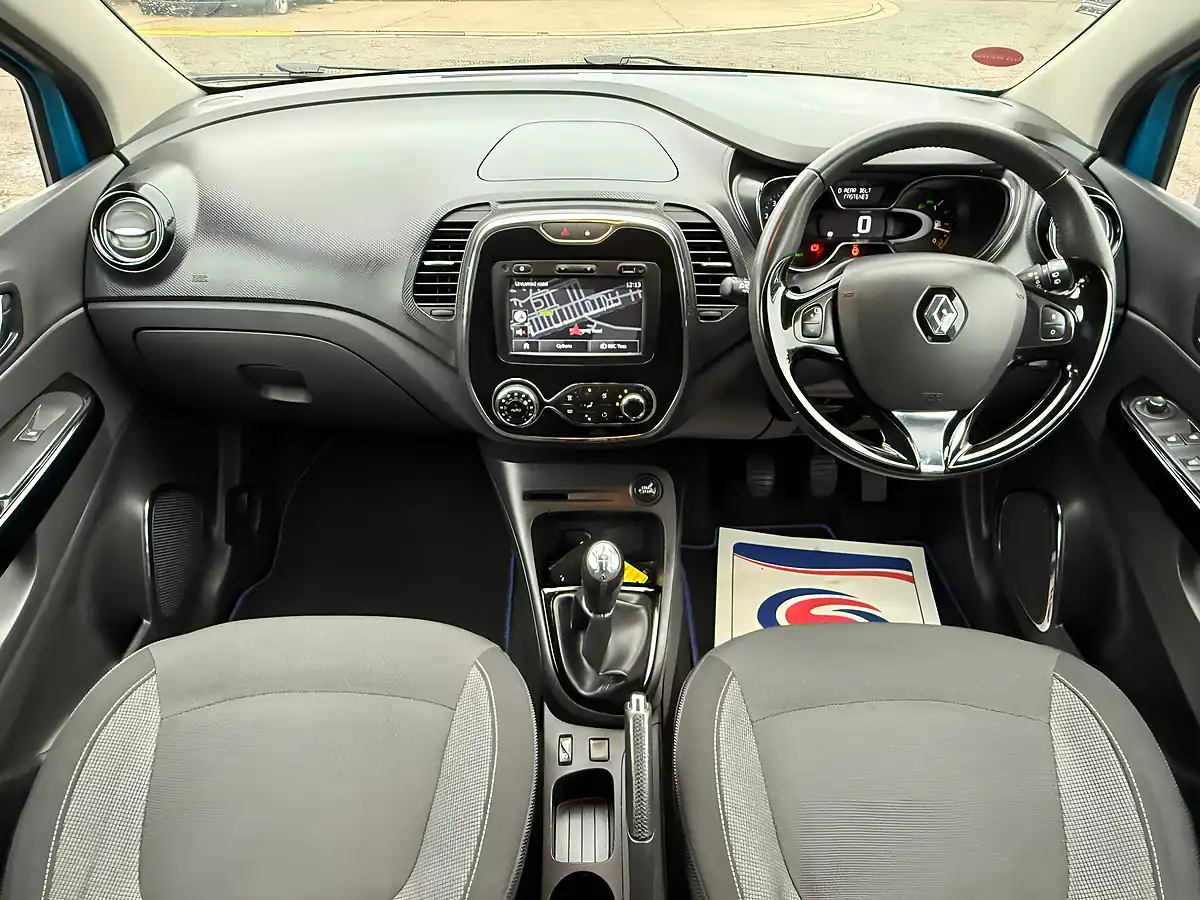 Used 2015 Renault Captur Dynamique Nav Blue - Interior and Exterior details 10
