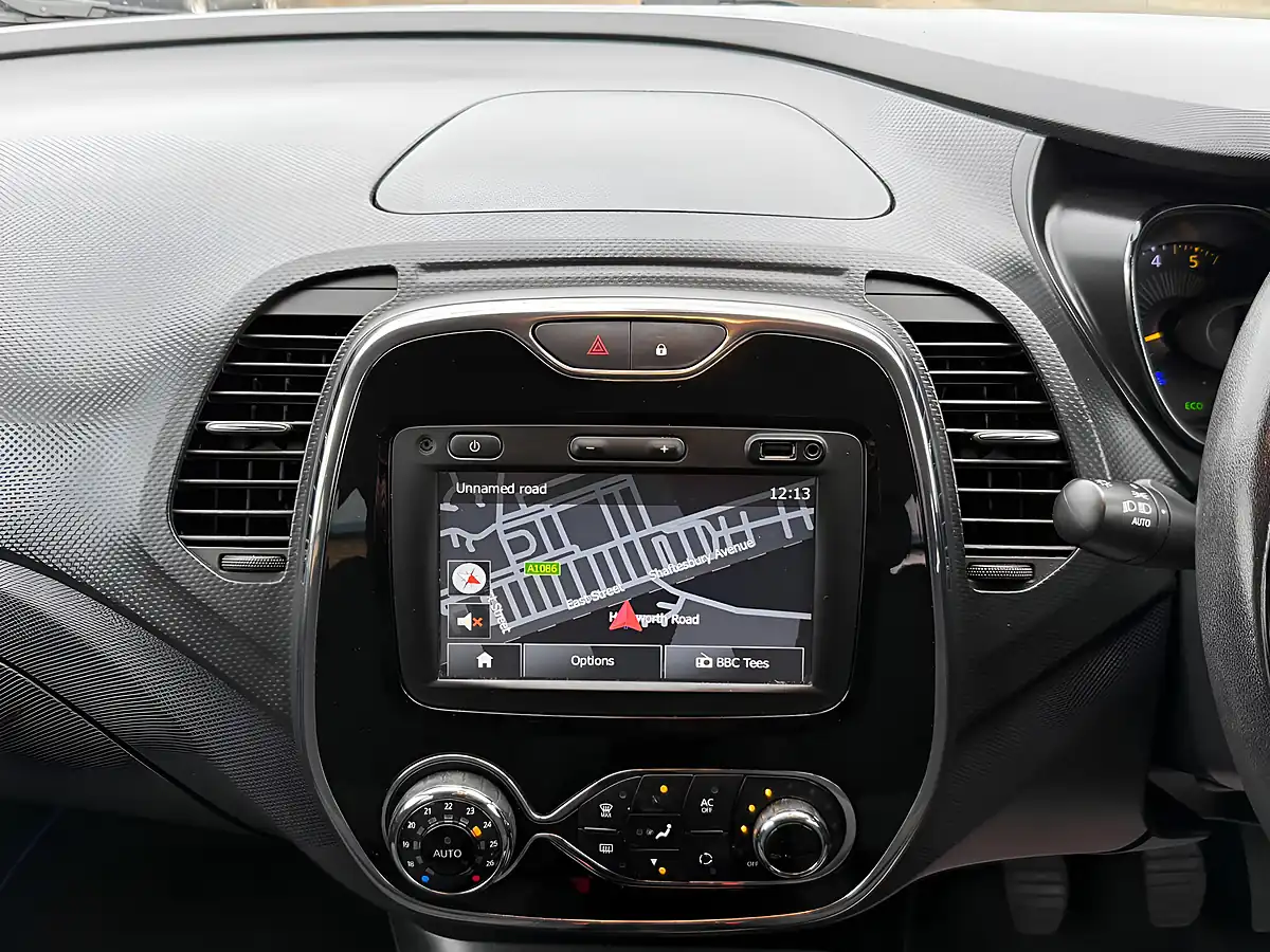 Used 2015 Renault Captur Dynamique Nav Blue - Interior and Exterior details 12