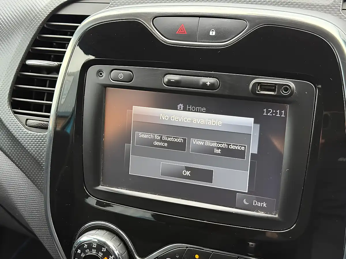 Used 2015 Renault Captur Dynamique Nav Blue - Interior and Exterior details 15