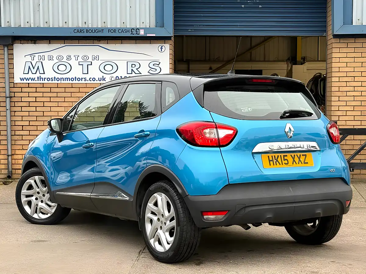 Used 2015 Renault Captur Dynamique Nav Blue - Interior and Exterior details 3