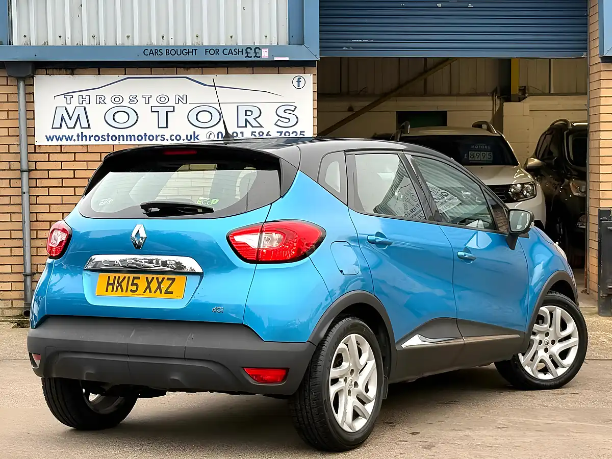 Used 2015 Renault Captur Dynamique Nav Blue - Interior and Exterior details 4