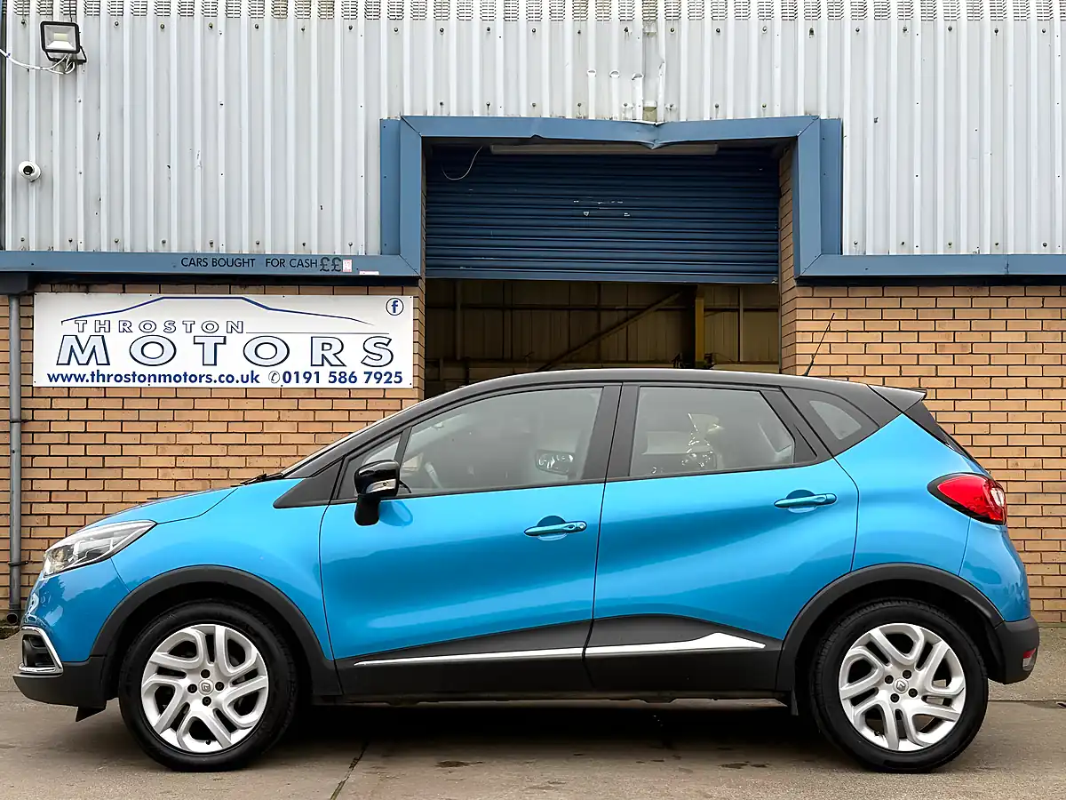 Used 2015 Renault Captur Dynamique Nav Blue - Interior and Exterior details 5