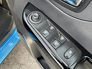 Used 2015 Renault Captur Dynamique Nav Blue - Interior and Exterior details 13