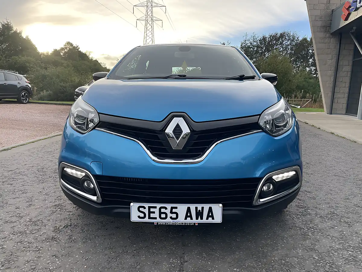 Used 2015 Renault Captur Dynamique Nav Blue - Interior and Exterior details 2
