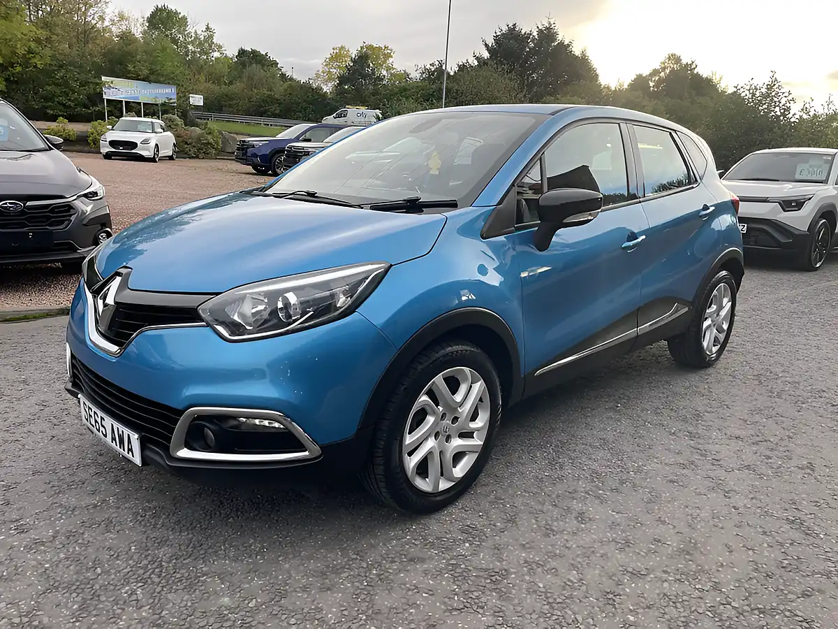 Used 2015 Renault Captur Dynamique Nav Blue - Interior and Exterior details 3