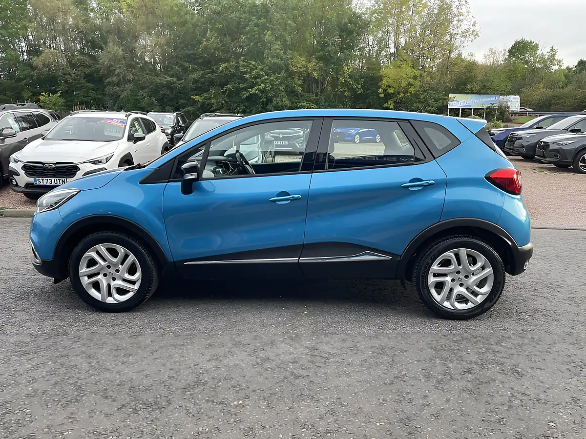 Used 2015 Renault Captur Dynamique Nav Blue - Interior and Exterior details 4