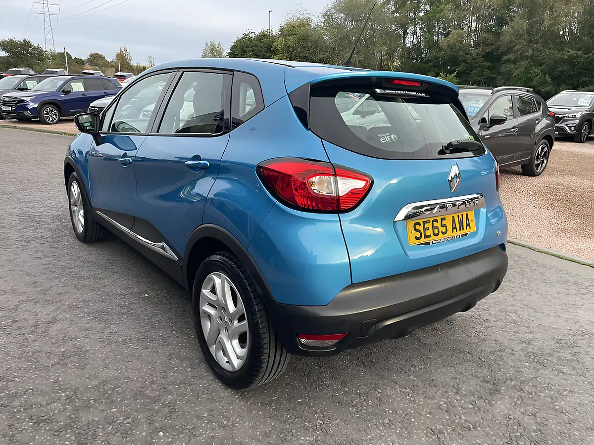Used 2015 Renault Captur Dynamique Nav Blue - Interior and Exterior details 5