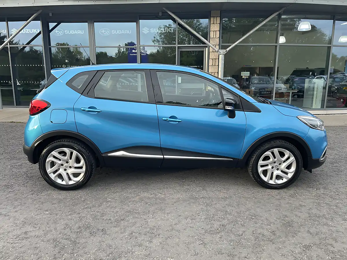 Used 2015 Renault Captur Dynamique Nav Blue - Interior and Exterior details 8