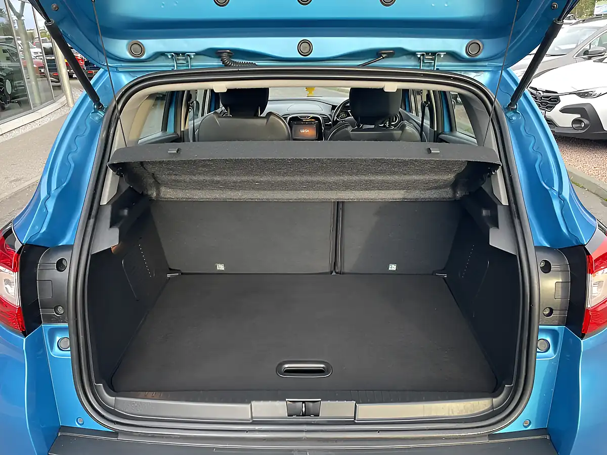 Used 2015 Renault Captur Dynamique Nav Blue - Interior and Exterior details 9