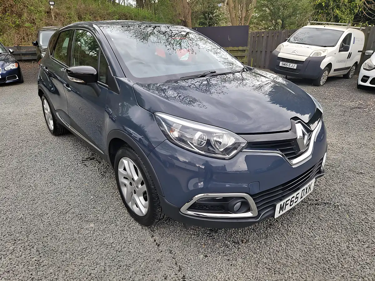 Used 2015 Renault Captur Dynamique Nav Blue - Front View
