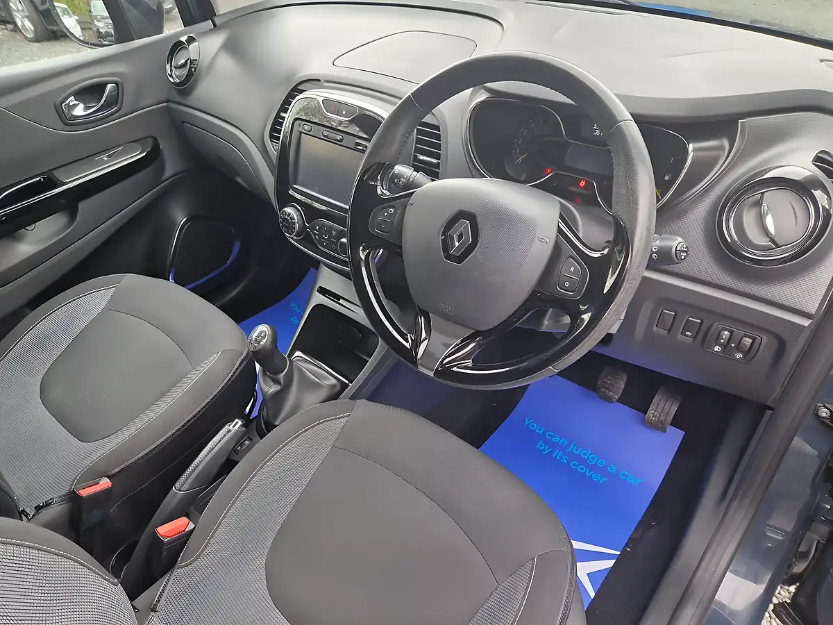 Used 2015 Renault Captur Dynamique Nav Blue - Interior and Exterior details 10