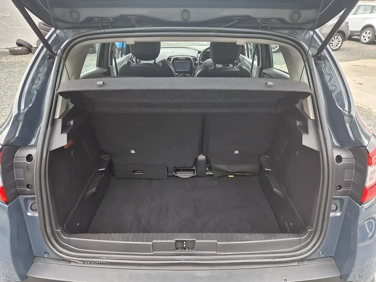 Used 2015 Renault Captur Dynamique Nav Blue - Interior and Exterior details 14