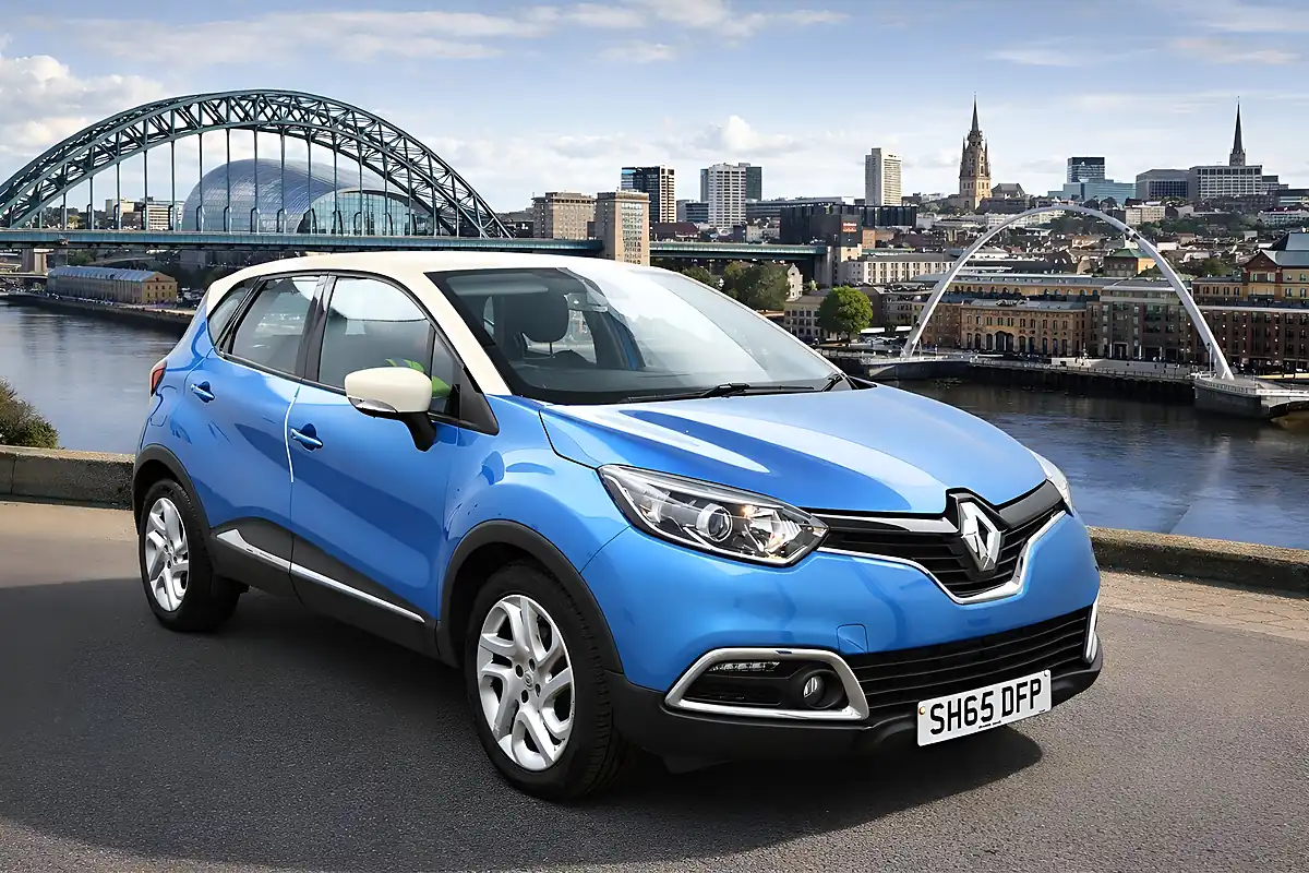 Used 2015 Renault Captur Dynamique Nav Blue - Front View