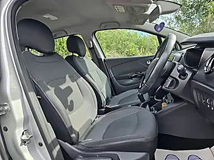 Used 2015 Renault Captur Dynamique Nav Silver - Interior and Exterior details 16
