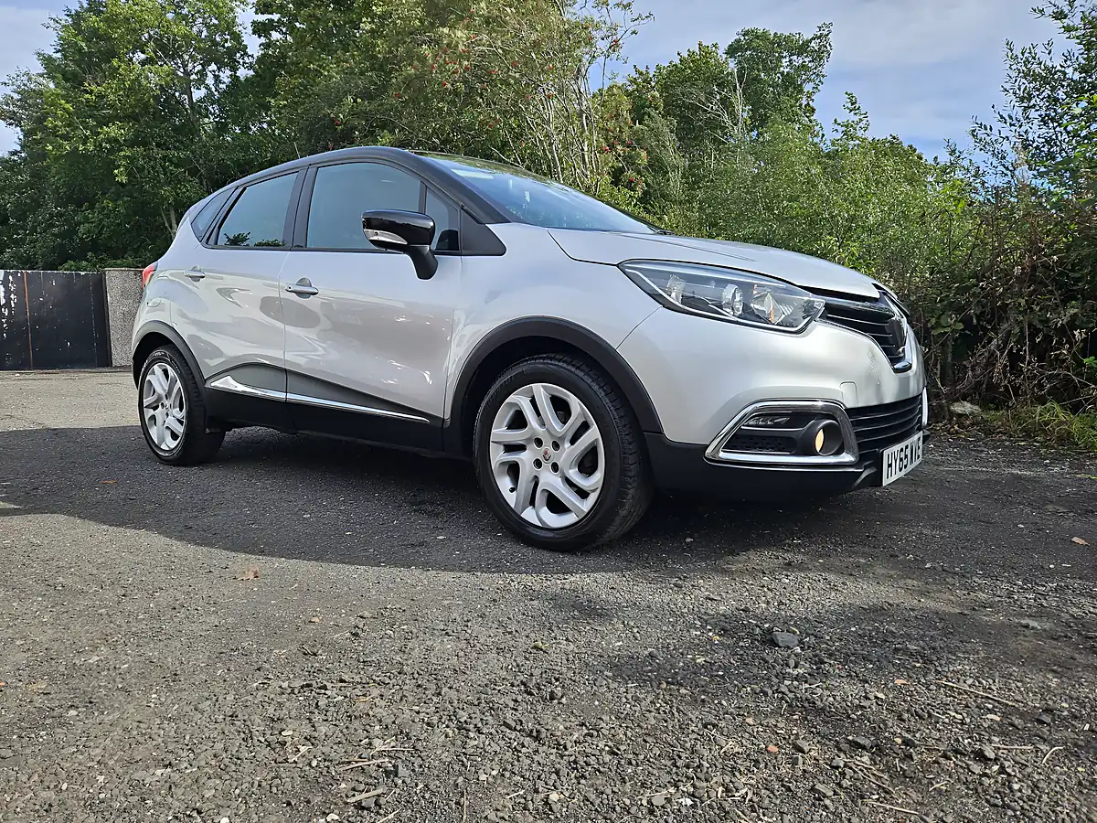 Used 2015 Renault Captur Dynamique Nav Silver - Interior and Exterior details 2