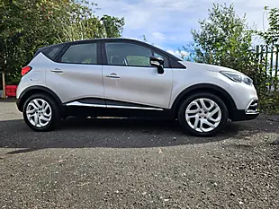 Used 2015 Renault Captur Dynamique Nav Silver - Interior and Exterior details 4