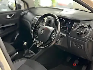 Used 2015 Renault Captur Dynamique Nav White - Interior and Exterior details 12