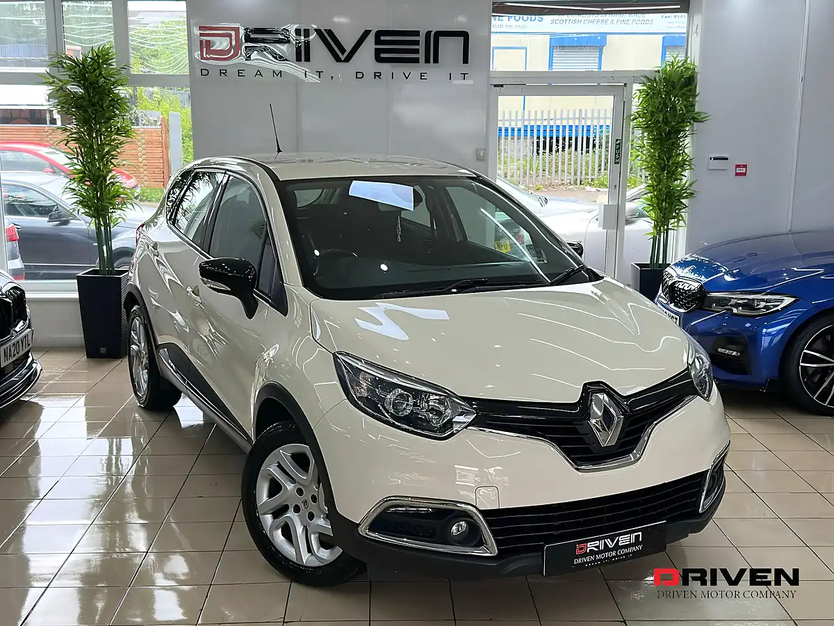 Used 2015 Renault Captur Dynamique Nav White - Interior and Exterior details 5