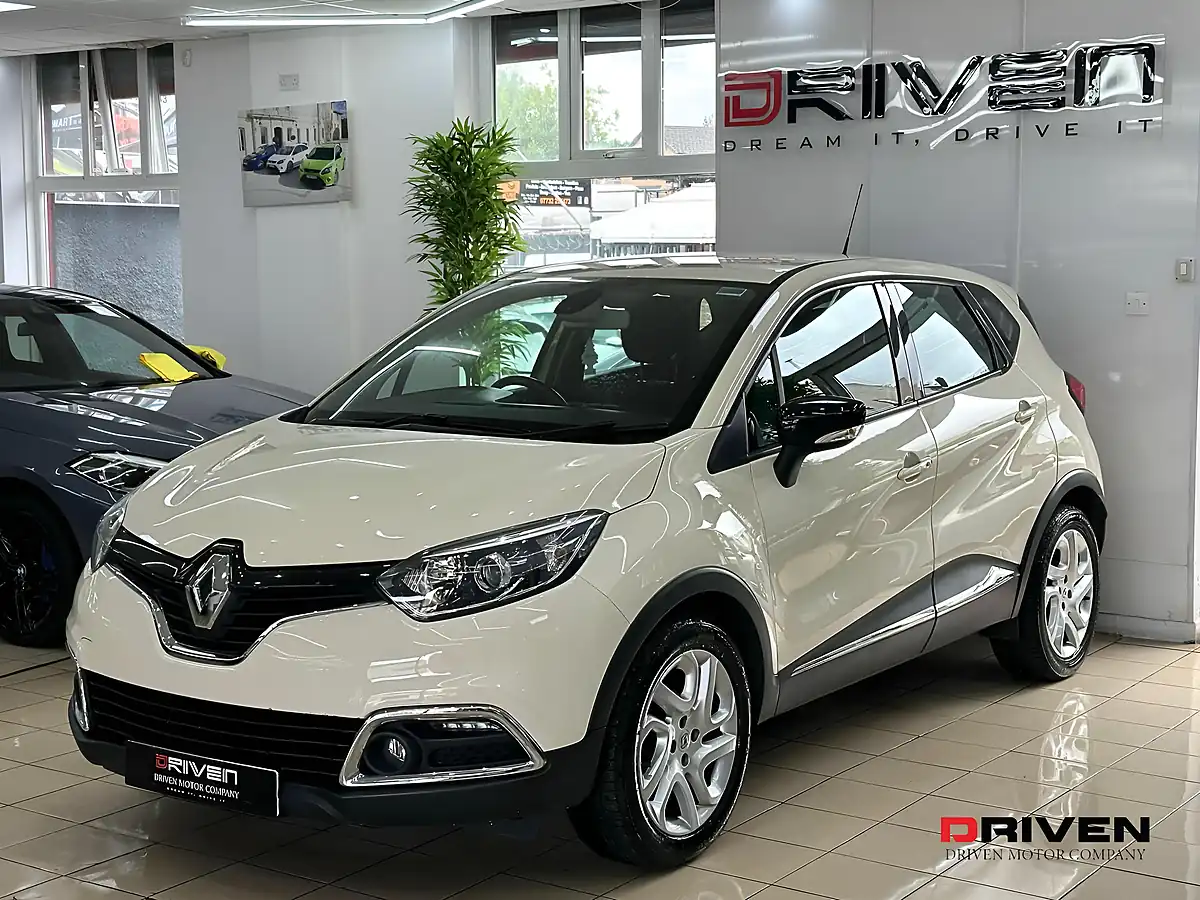 Used 2015 Renault Captur Dynamique Nav White - Interior and Exterior details 6