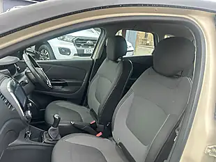 Used 2015 Renault Captur Dynamique Nav White - Interior and Exterior details 11