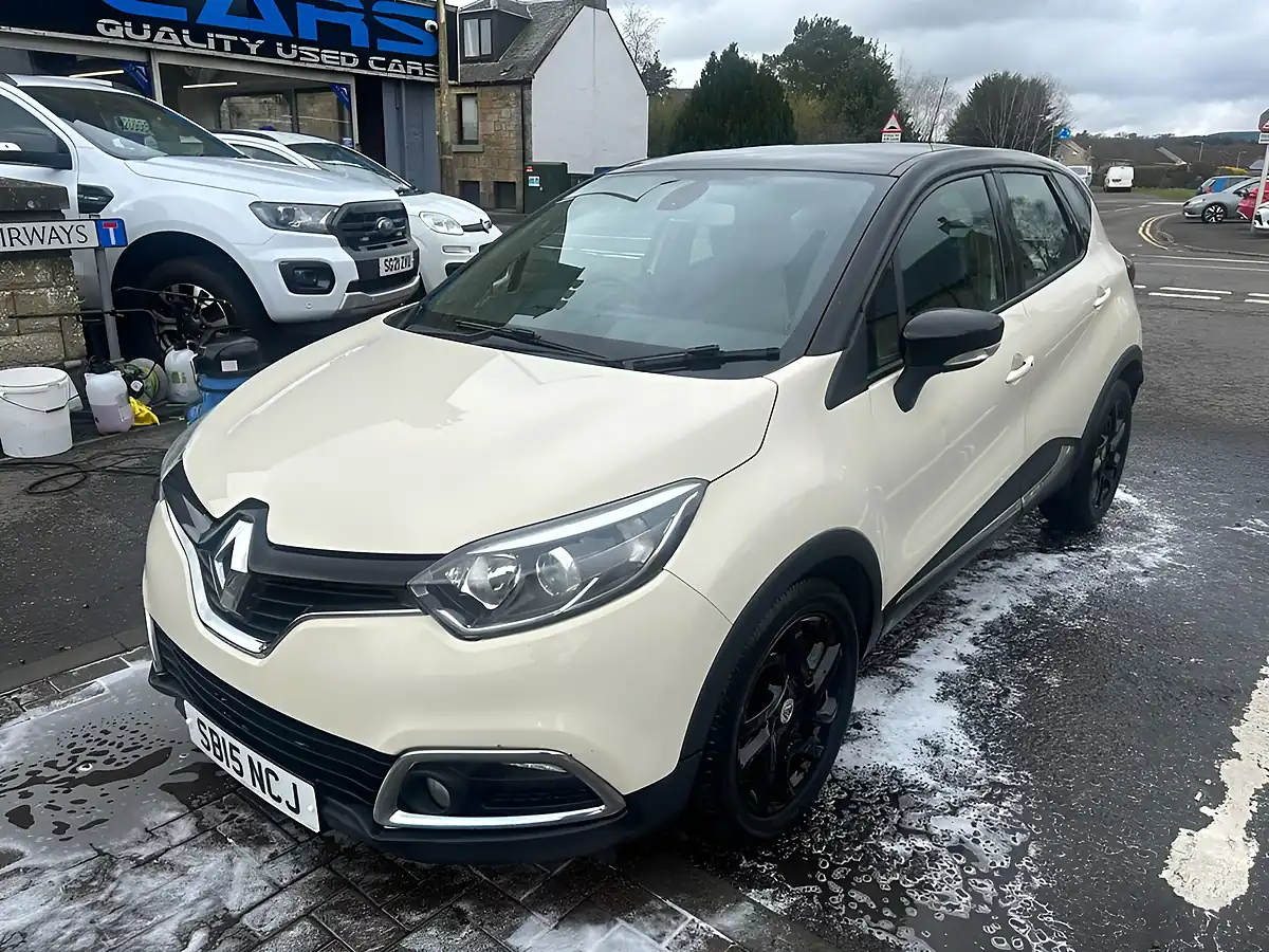 Used 2015 Renault Captur Dynamique Nav White - Interior and Exterior details 2