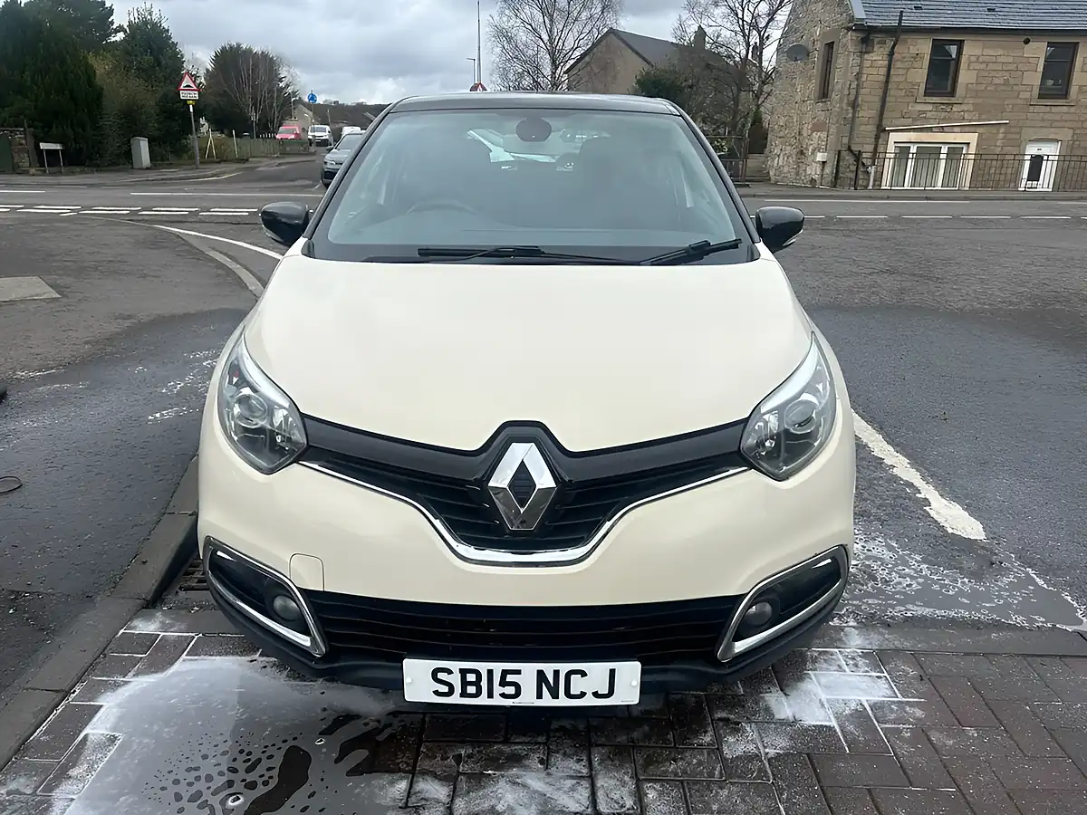 Used 2015 Renault Captur Dynamique Nav White - Interior and Exterior details 6