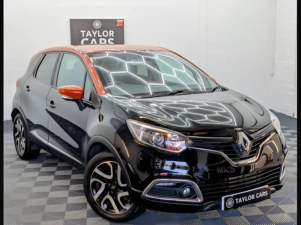 Used 2015 Renault Captur Dynamique S Medianav Black - Interior and Exterior details 3