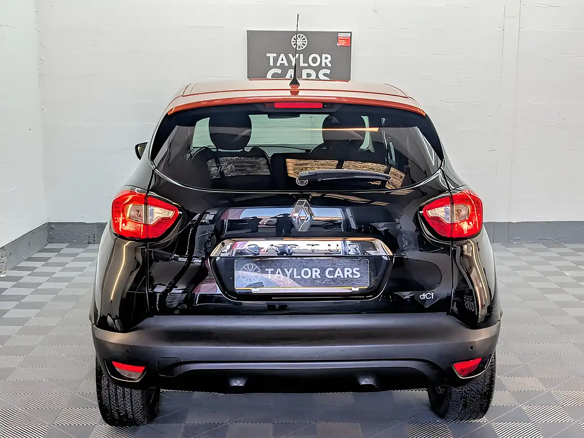Used 2015 Renault Captur Dynamique S Medianav Black - Interior and Exterior details 6