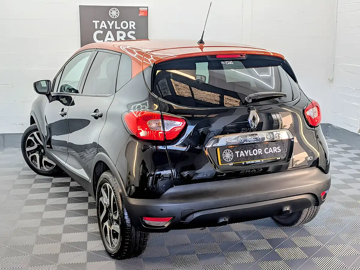 Used 2015 Renault Captur Dynamique S Medianav Black - Interior and Exterior details 7