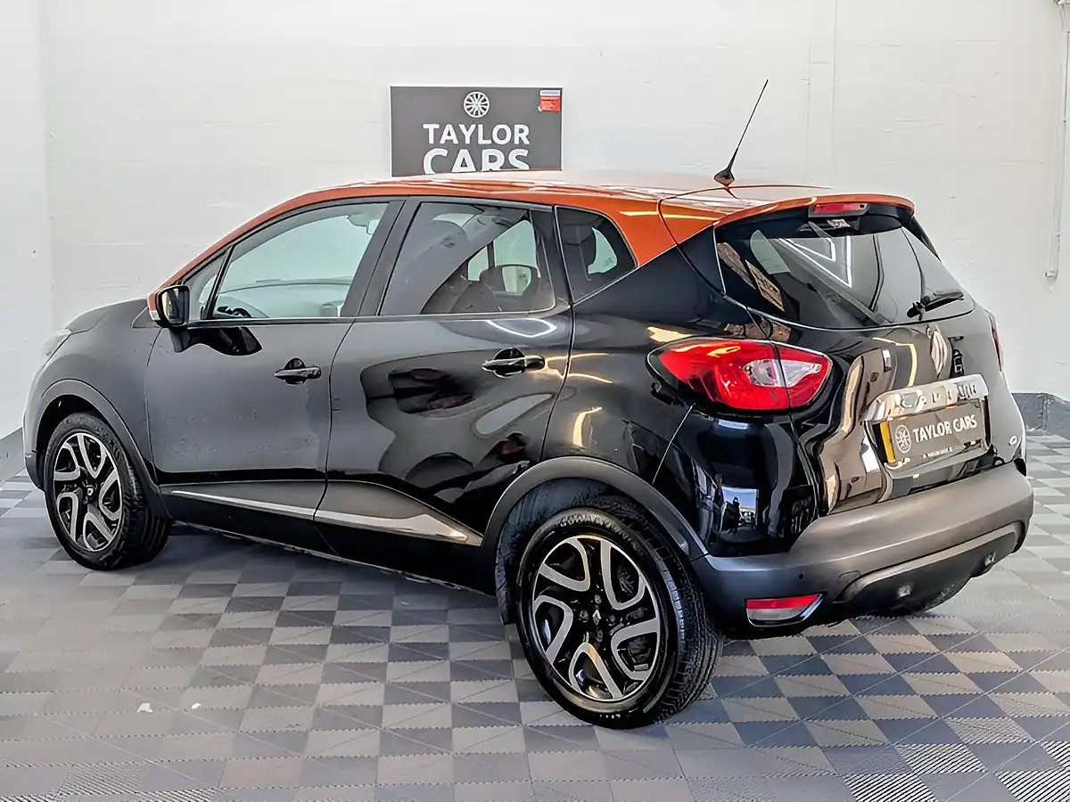 Used 2015 Renault Captur Dynamique S Medianav Black - Interior and Exterior details 8