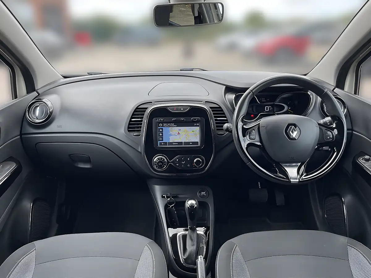 Used 2015 Renault Captur Dynamique S Medianav Ivory With Diamond Black Roof - Interior and Exterior details 11