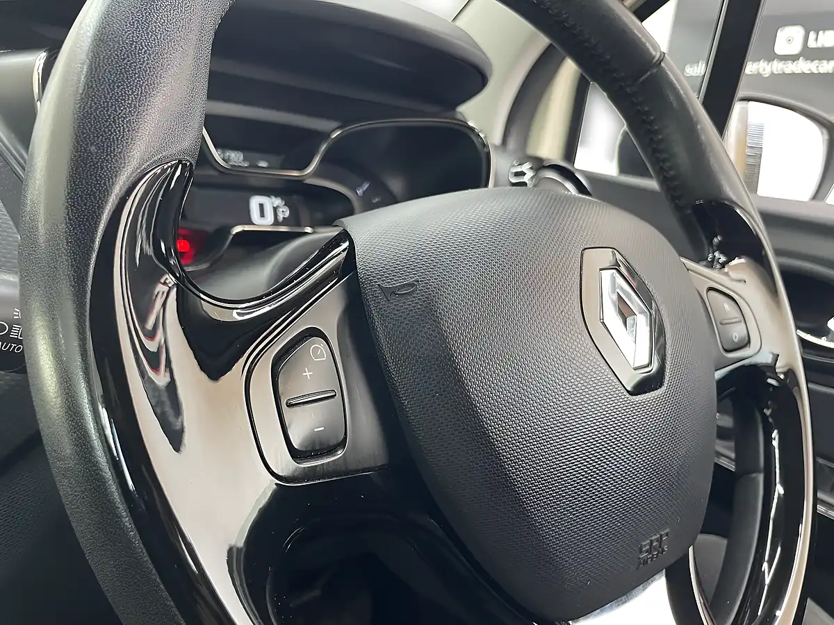 Used 2015 Renault Captur Dynamique S Medianav Ivory With Diamond Black Roof - Interior and Exterior details 13