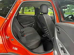 Used 2015 Renault Captur Dynamique S Medianav Orange - Interior and Exterior details 11