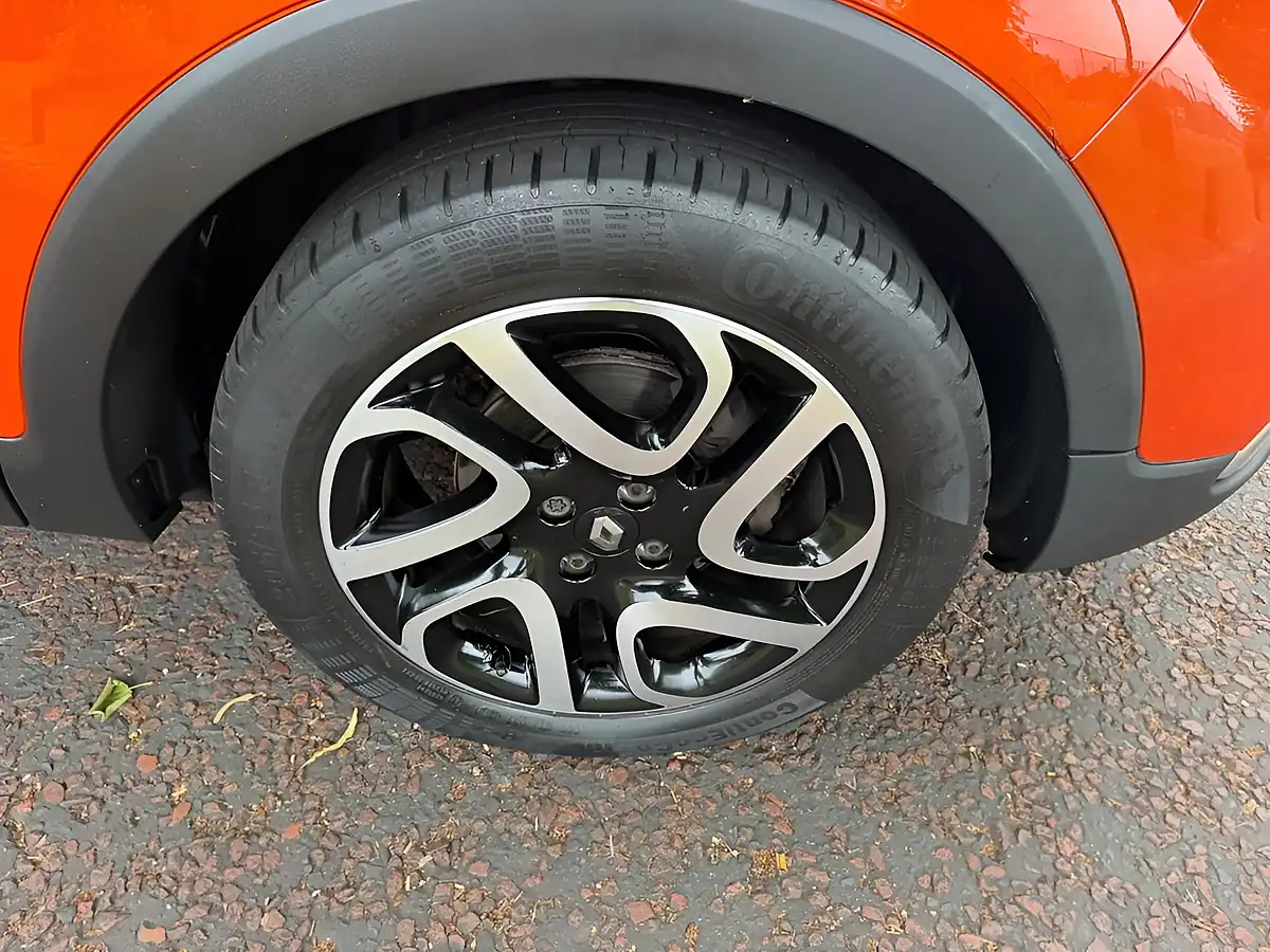 Used 2015 Renault Captur Dynamique S Medianav Orange - Interior and Exterior details 15
