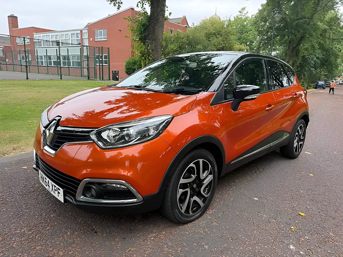 Used 2015 Renault Captur Dynamique S Medianav Orange - Interior and Exterior details 7